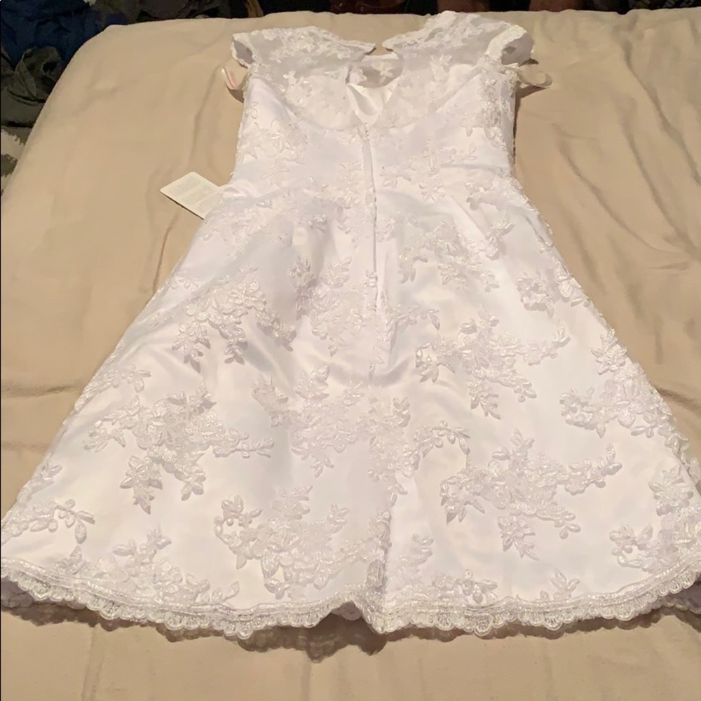White dress - Picture 3 of 3